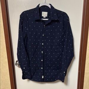 American Eagle Men's Navy Blue Patterned Shirt Classic Fit Size M